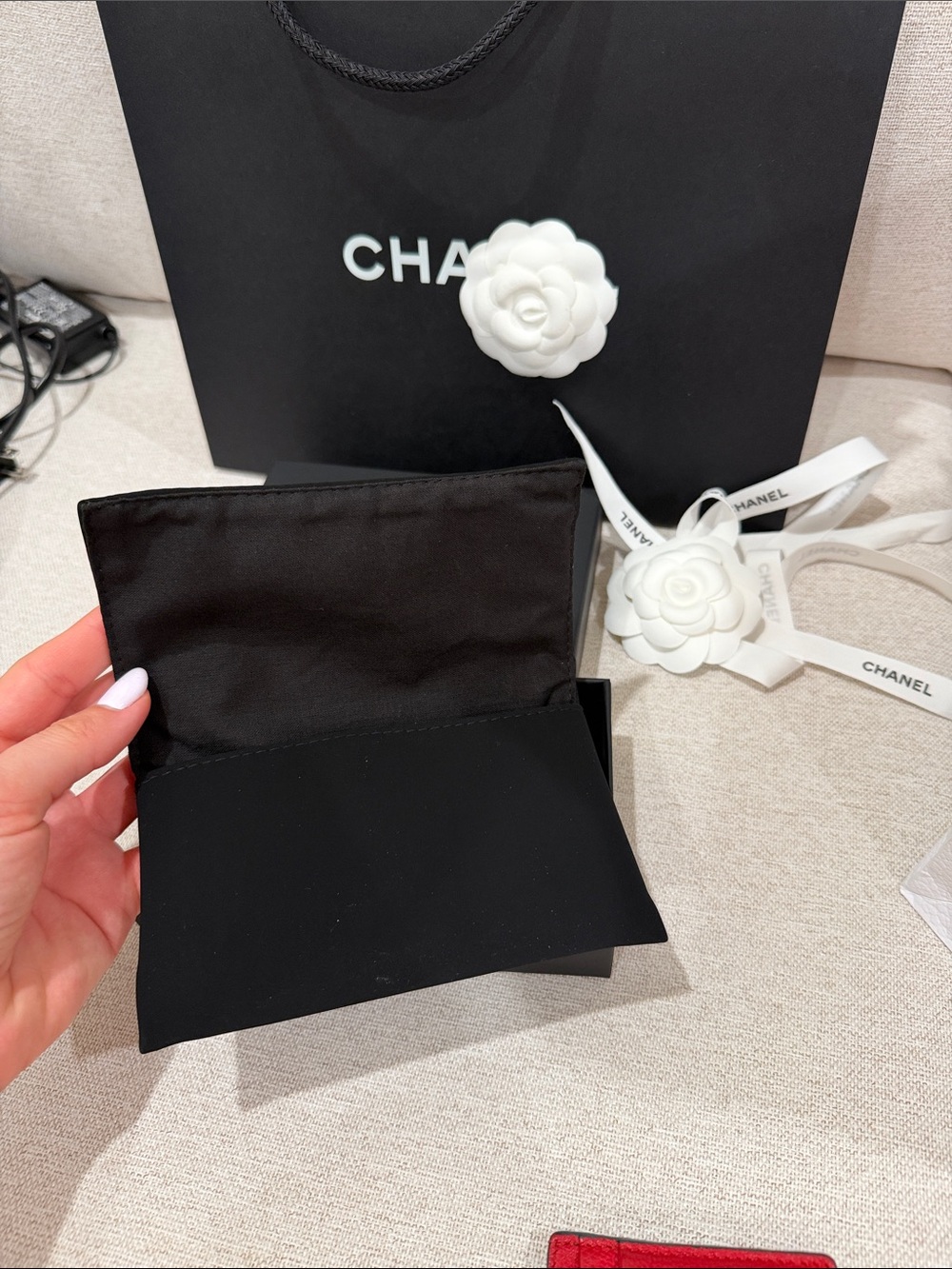 CHANEL Gift Bag with Box Set - Picture 6 of 7